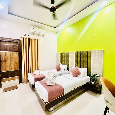 Hotel Sky International- Airport Zone Hyderabad Шамшабад Екстериор снимка
