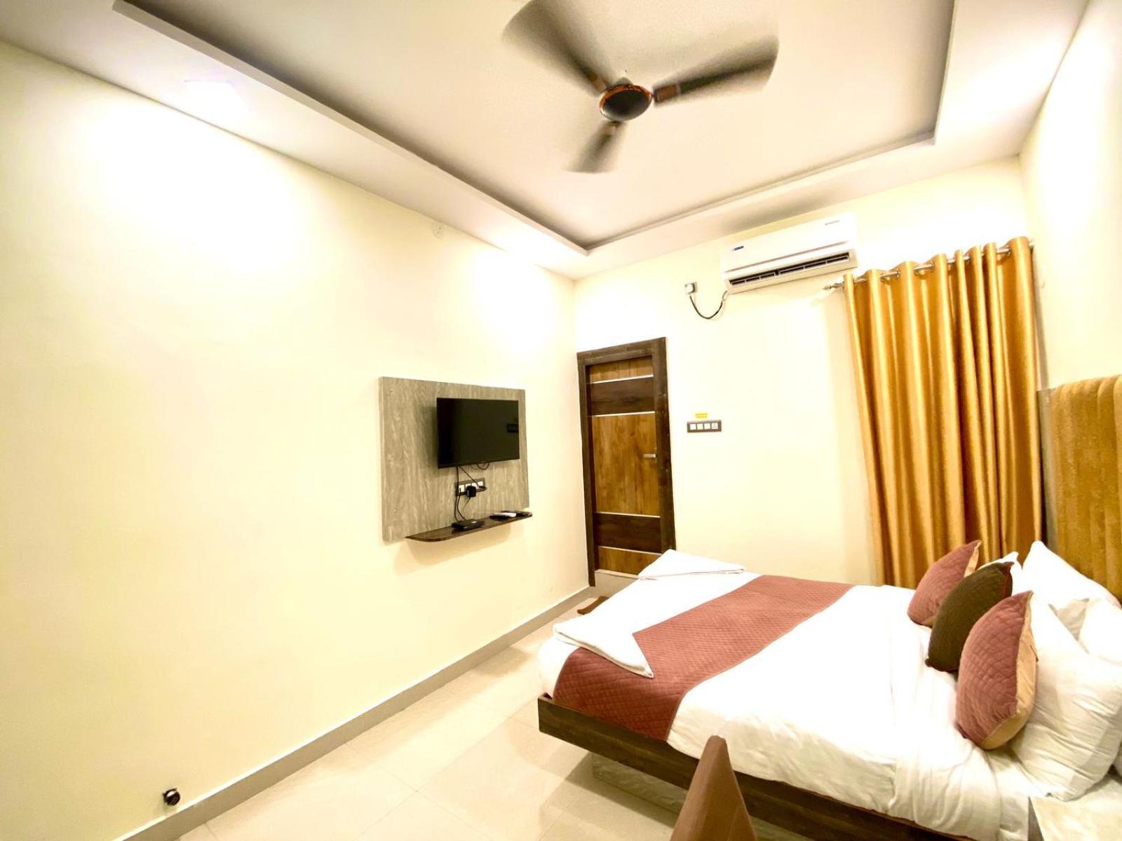 Hotel Sky International- Airport Zone Hyderabad Шамшабад Екстериор снимка