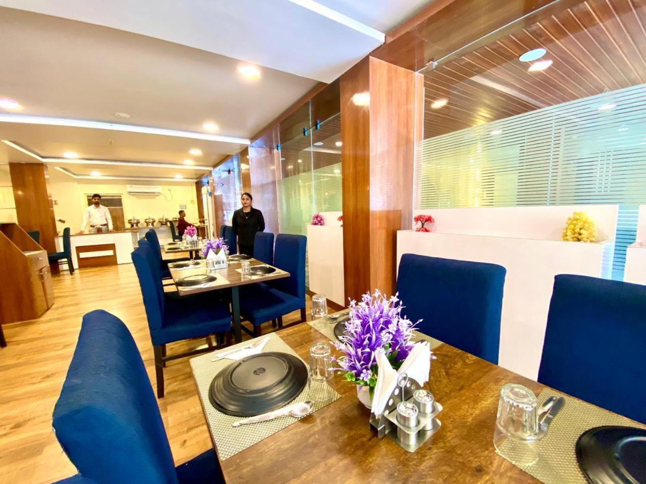 Hotel Sky International- Airport Zone Hyderabad Шамшабад Екстериор снимка