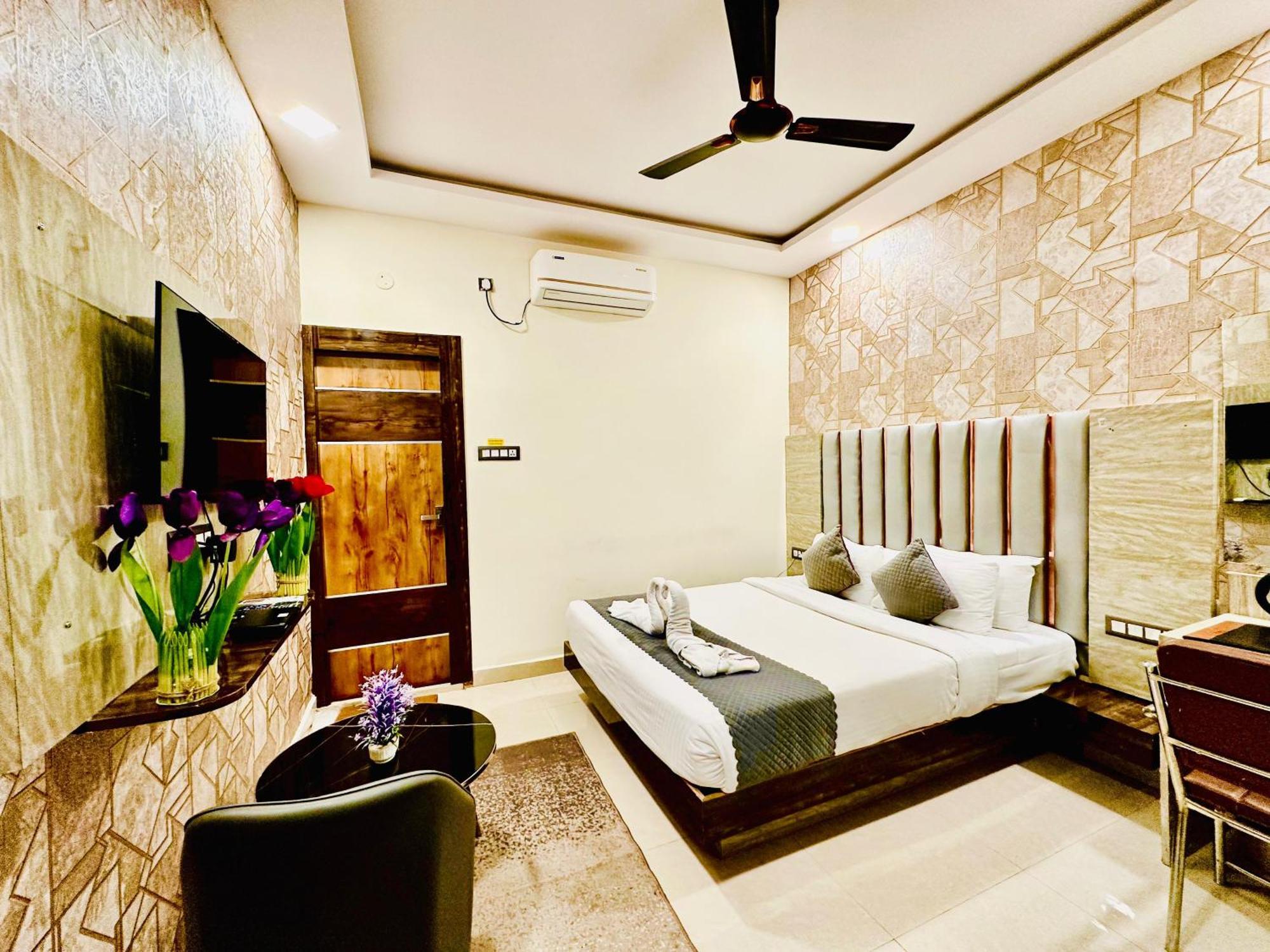 Hotel Sky International- Airport Zone Hyderabad Шамшабад Екстериор снимка