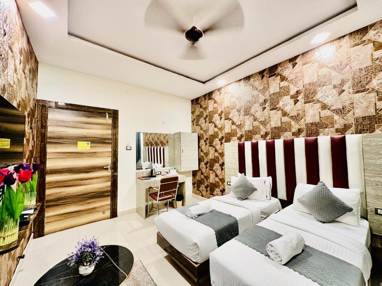 Hotel Sky International- Airport Zone Hyderabad Шамшабад Екстериор снимка