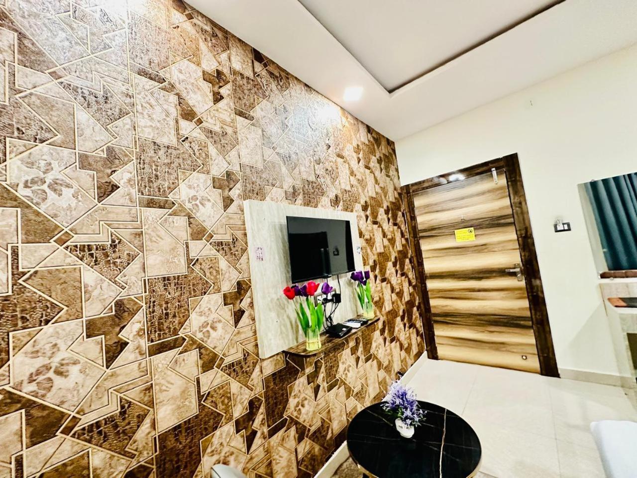 Hotel Sky International- Airport Zone Hyderabad Шамшабад Екстериор снимка