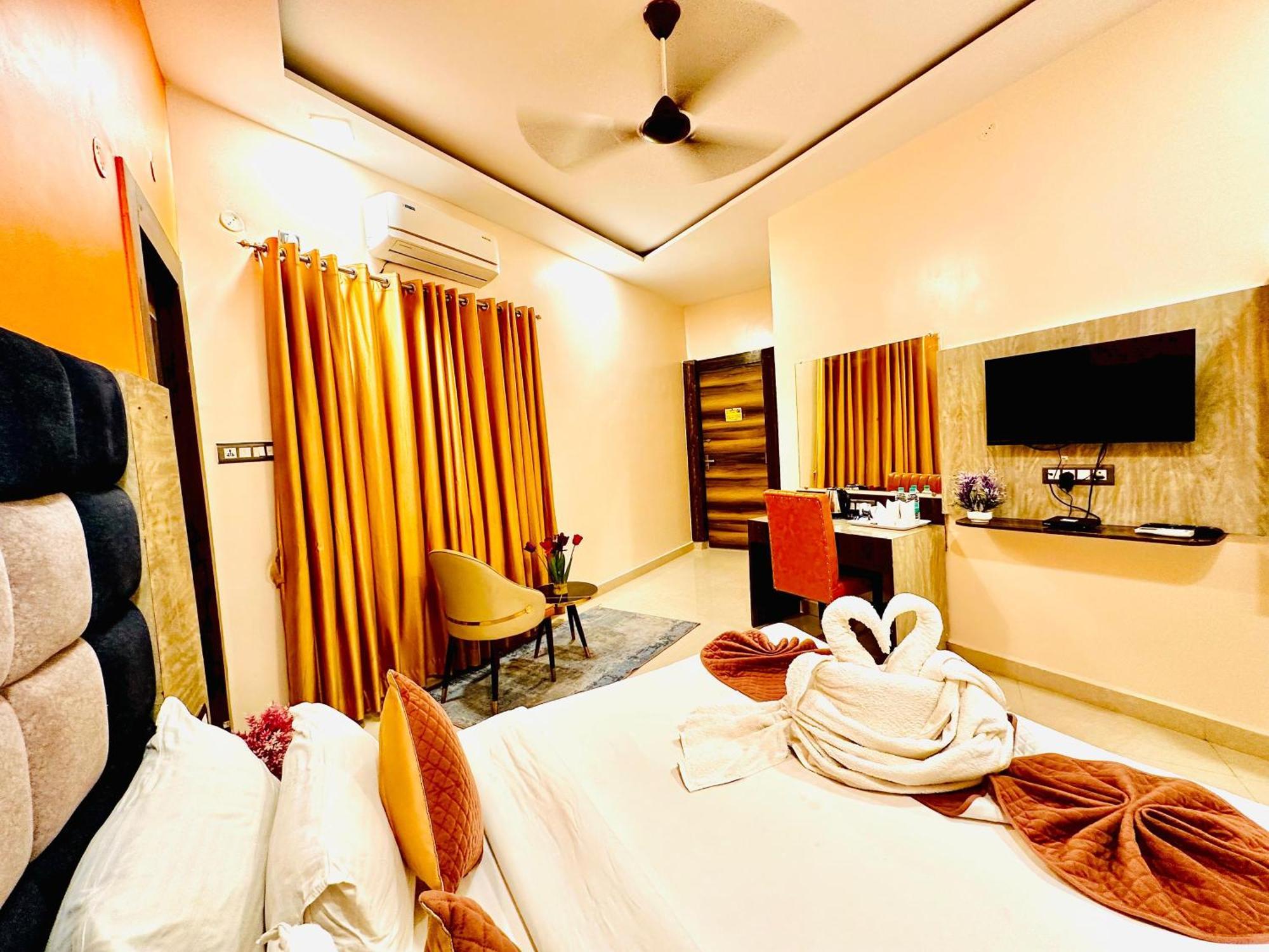 Hotel Sky International- Airport Zone Hyderabad Шамшабад Екстериор снимка