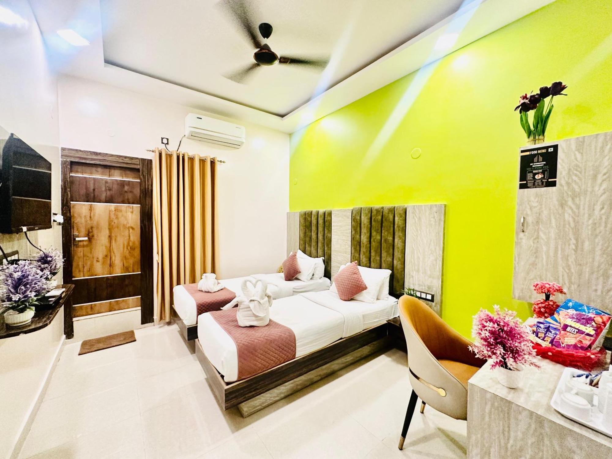 Hotel Sky International- Airport Zone Hyderabad Шамшабад Екстериор снимка